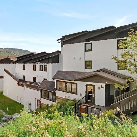 Chic Mt-Tremblant Condo With View On The Lake By Denstays Mont-Tremblant Exteriör bild
