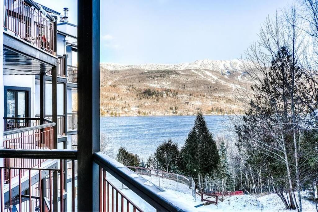 Chic Mt-Tremblant Condo With View On The Lake By Denstays Mont-Tremblant Exteriör bild