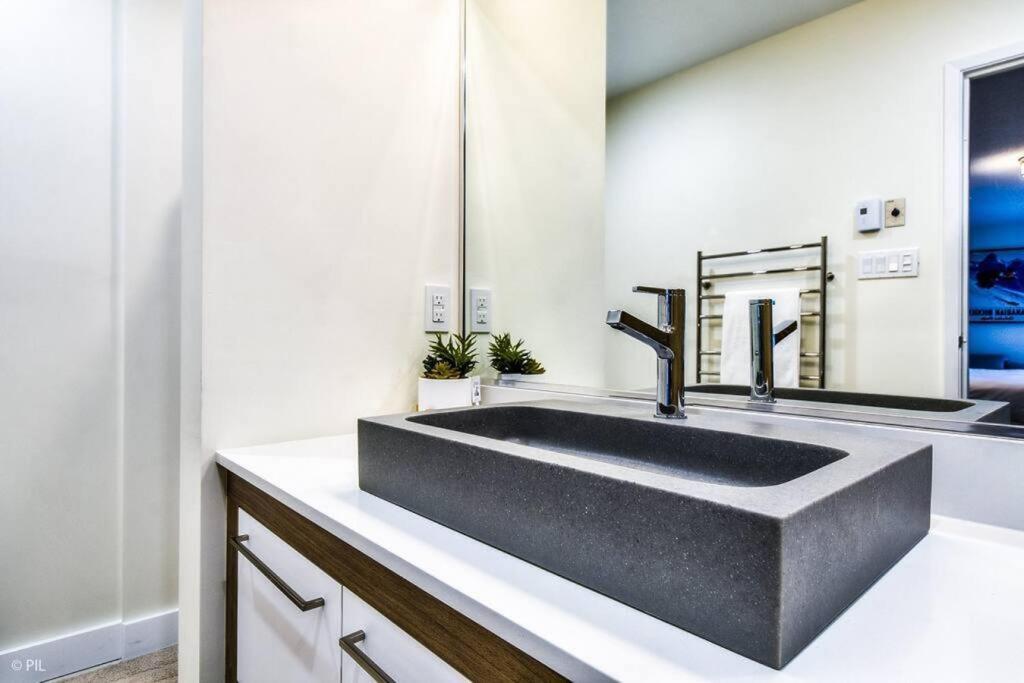 Chic Mt-Tremblant Condo With View On The Lake By Denstays Mont-Tremblant Exteriör bild