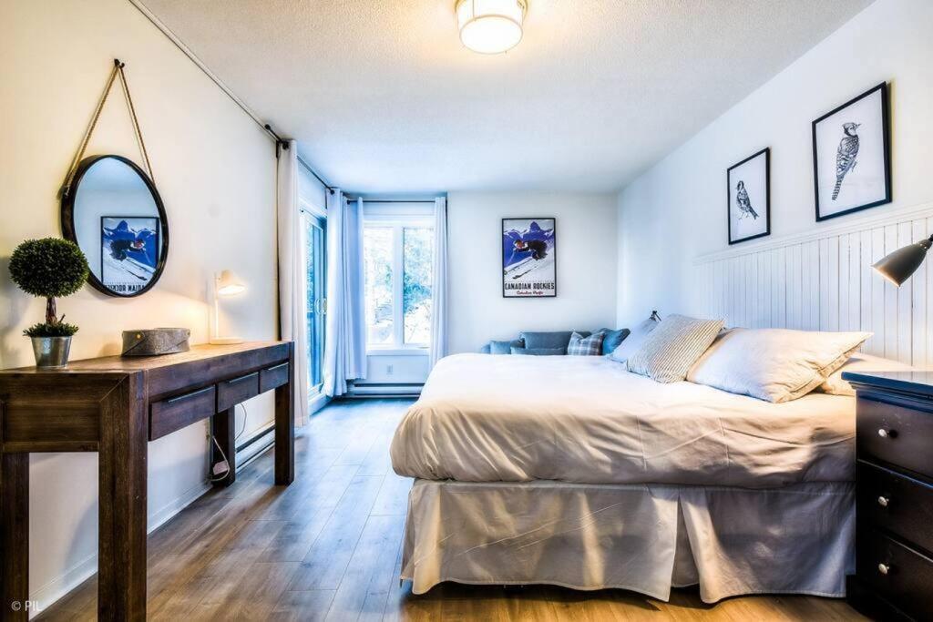 Chic Mt-Tremblant Condo With View On The Lake By Denstays Mont-Tremblant Exteriör bild