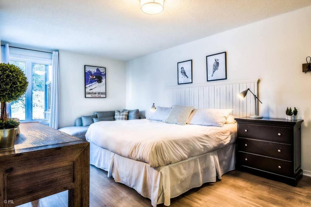 Chic Mt-Tremblant Condo With View On The Lake By Denstays Mont-Tremblant Exteriör bild