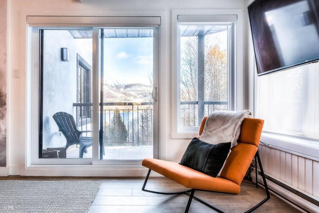 Chic Mt-Tremblant Condo With View On The Lake By Denstays Mont-Tremblant Exteriör bild